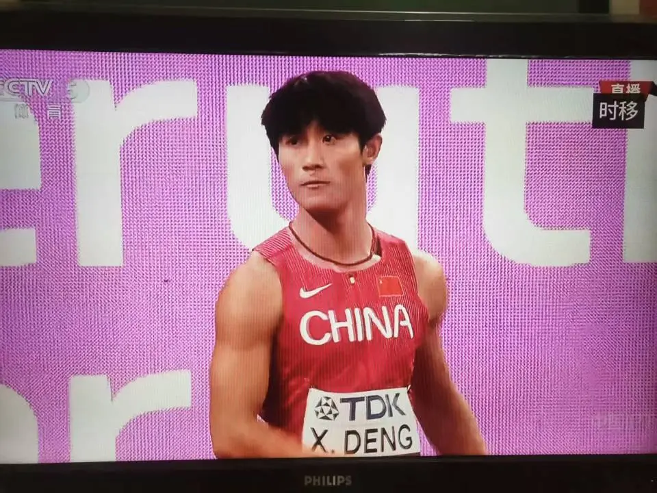 莱尔斯, 伯内特比了 莱尔斯, 伯内特比了
