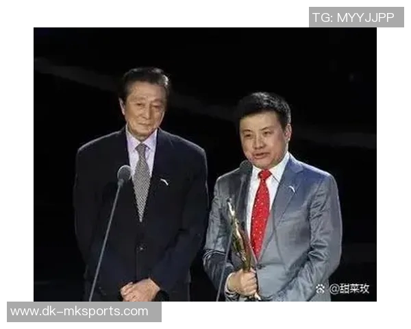 国足球星与排球联手打造运动跨界合作新篇章 共同助力体育文化融合与发展